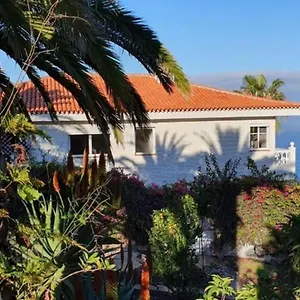 https://villa-larnia.in-canary-islands.com